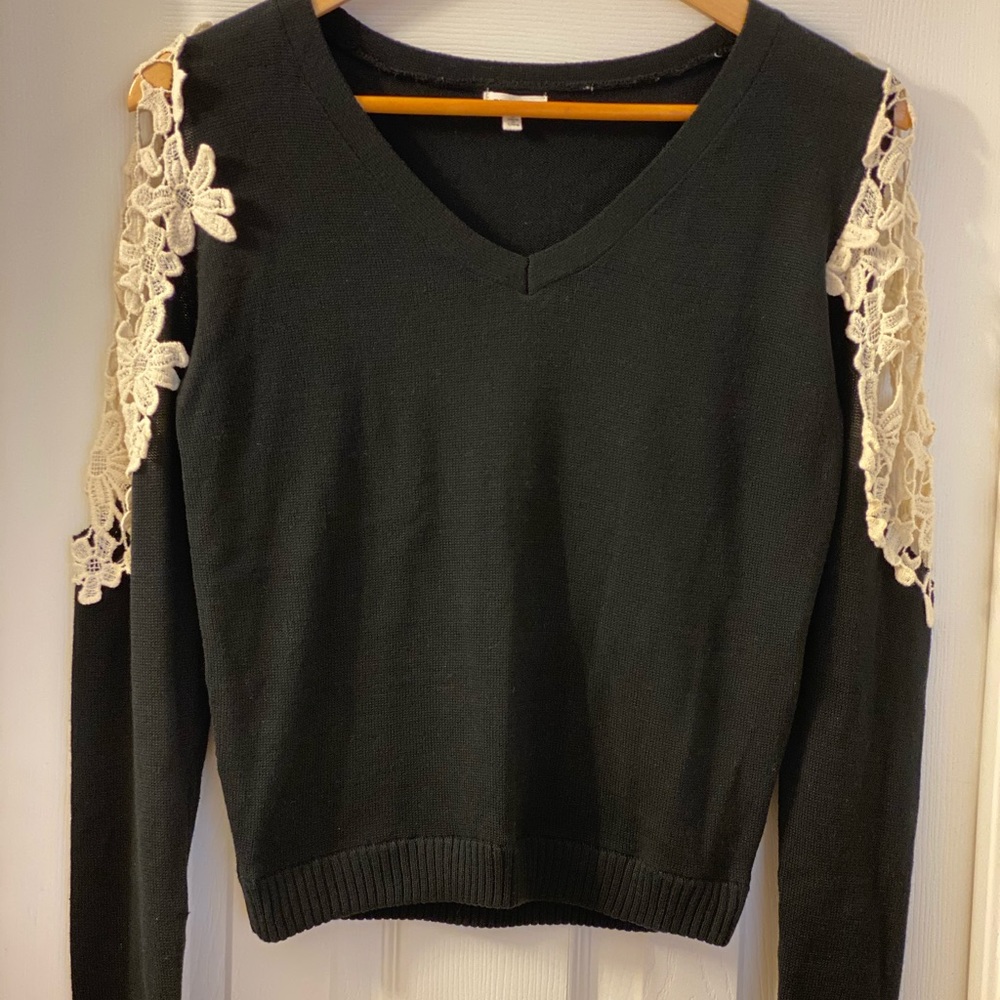 En Creme Sweater- Small